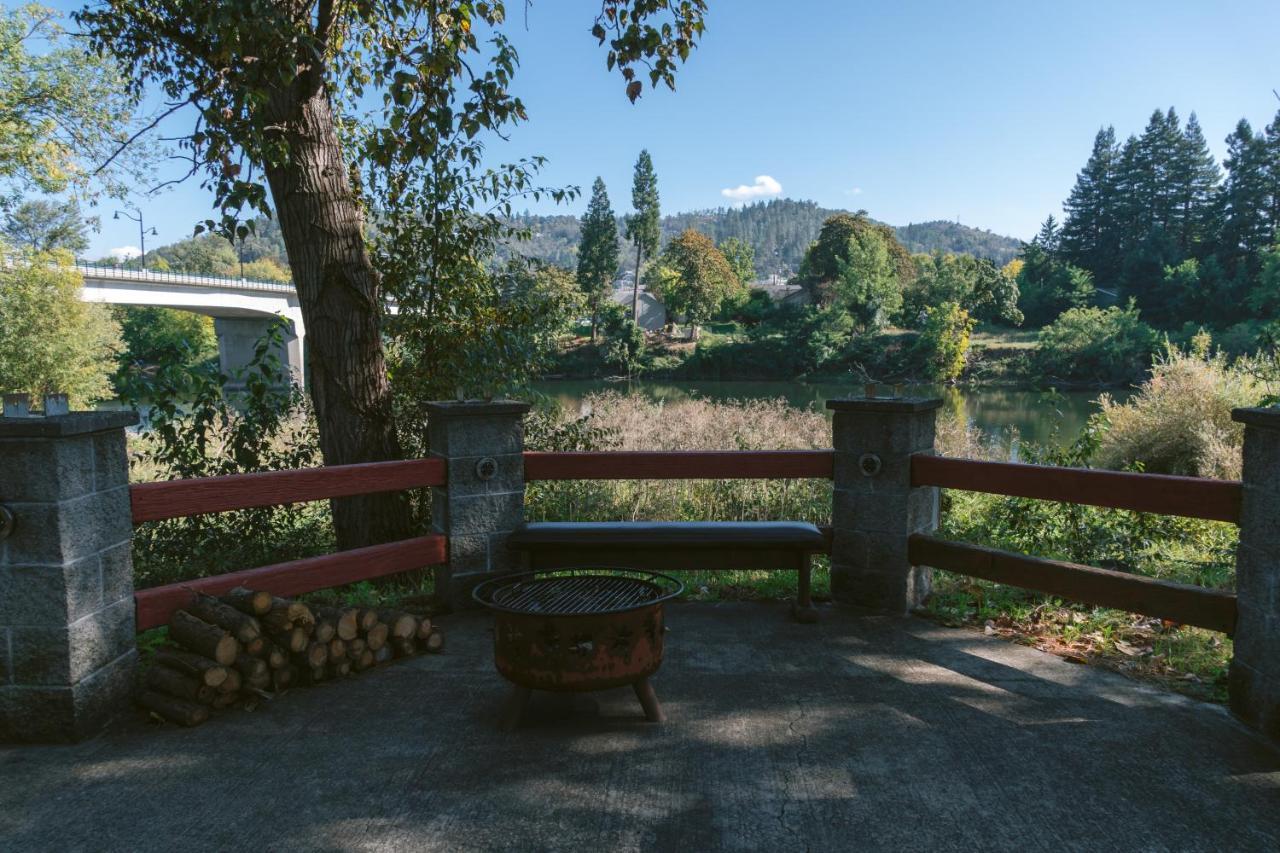 Riverfront Inn Roseburg Exterior foto