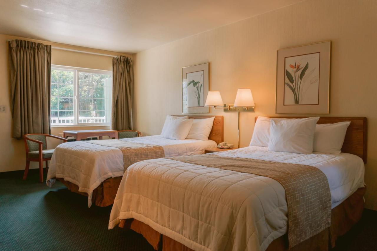 Riverfront Inn Roseburg Exterior foto